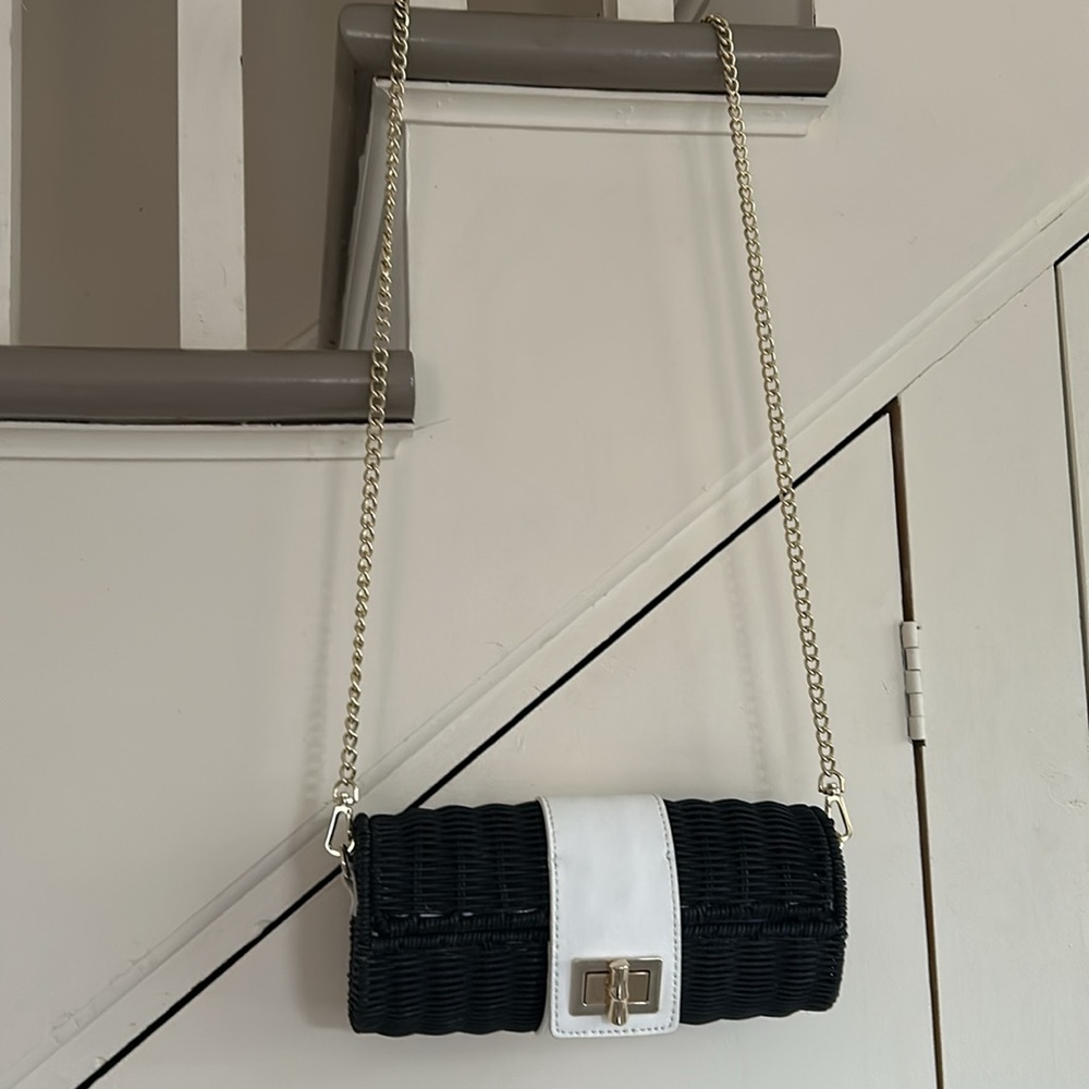 CLUTCH Black Rattan & Ivory Leather with Detachable Goldtone chain Lined EUC - Picture 7 of 14